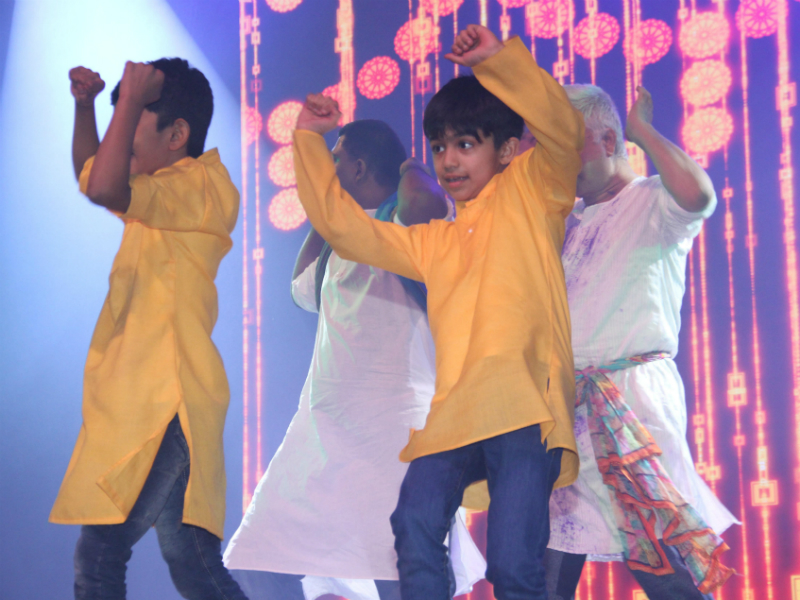 Shilpa Shetty's Son Viaan Raj Is A Rockstar At Shiamak Davar's Event Shilpa Shetty's Son Viaan Raj Is A Rockstar At Shiamak Davar's Event