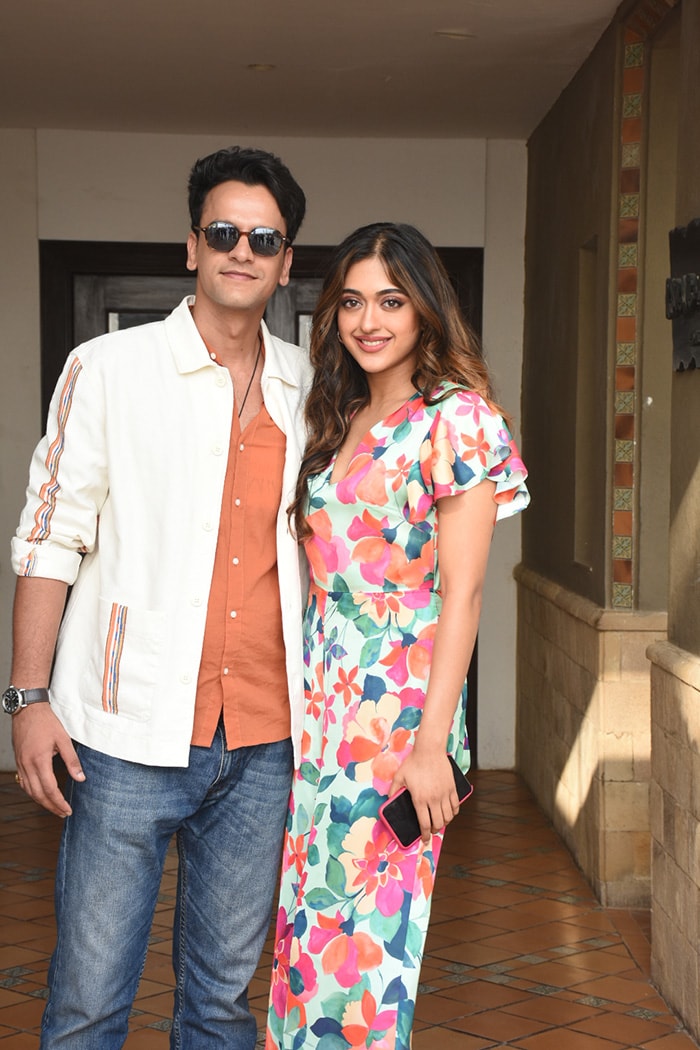 Gayatri Bhardwaj And Bhupendra Jadawat snapped at Sun N Sand Hotel during the promotions of their upcoming film <i>Ittu Si Baat</i>.