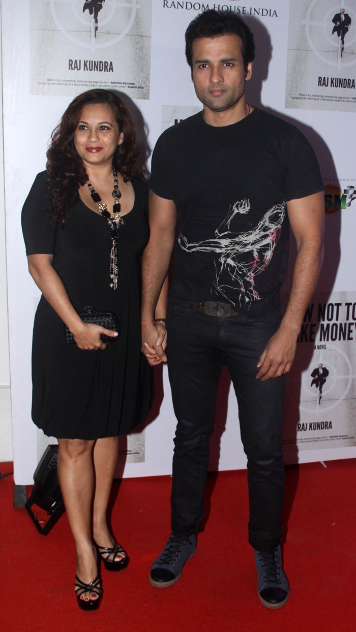 Television actor Rohit Roy and wife Mansi made a striking couple.