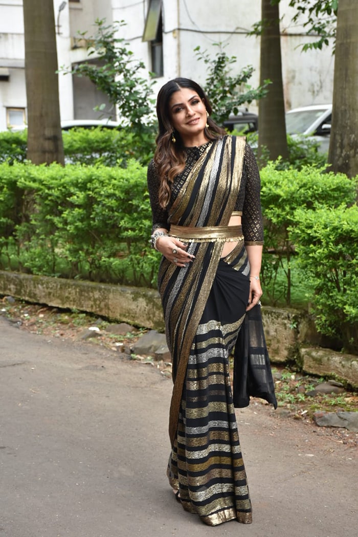 Raveena Tandon, who has worked with Shilpa Shetty in films like <i>Pardesi Babu</I> and <i>Shool</I>, was also spotted on the sets of the show.