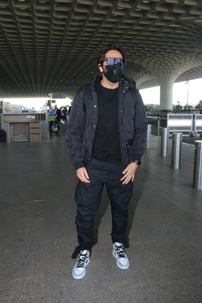 Ayushmann Khurrana was dressed in black for his flight.