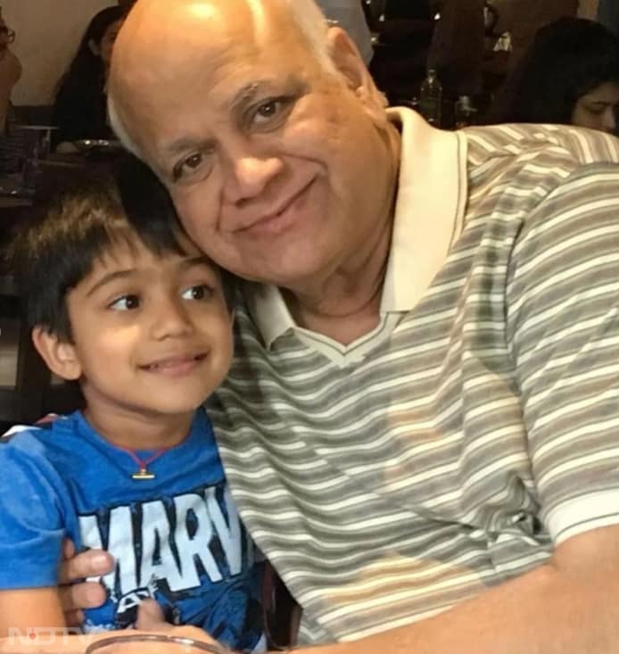 अपने पिता को याद करते हुए शिल्पा ने इंस्टाग्राम पर लिखा- "पापा, 85वें जन्मदिन की बधाई! उम्मीद है आप ऊपर स्वर्ग में अपनी सिंगल माल्ट व्हिस्की का आनंद ले रहे होंगे". theshilpashetty/instagram