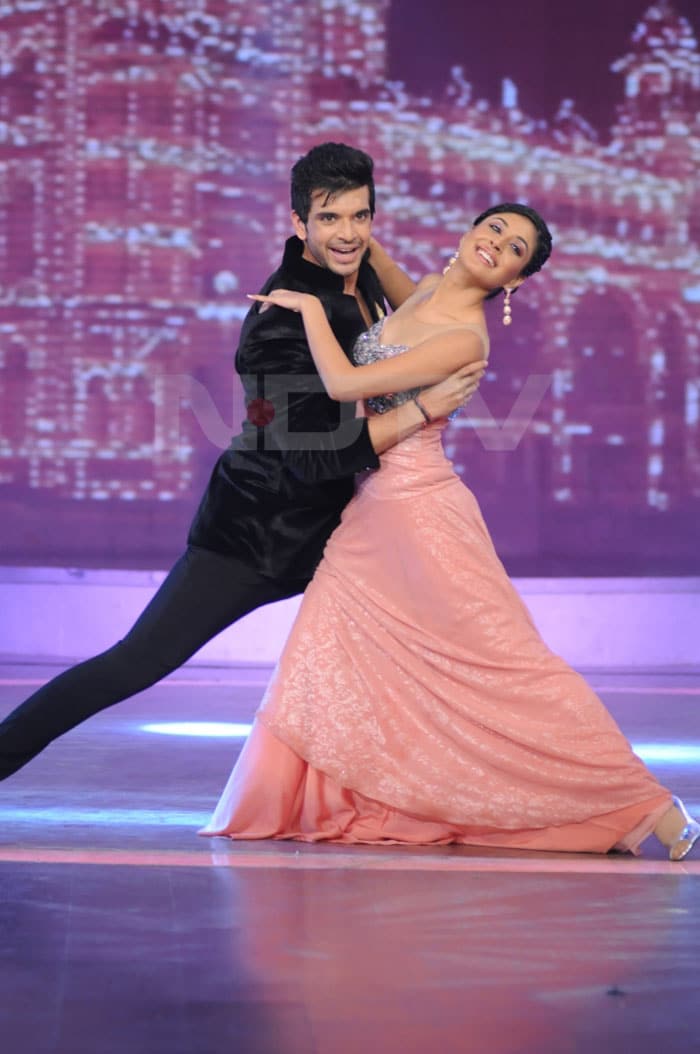 Real life lovebirds Karan and Kritika perform together on stage.