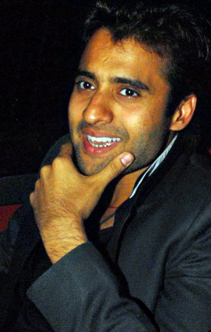 Jackky, son of film producer Vashu Bhagnani, also performed on the chartbusters such as <i>Dhan te nan</i> from the film <i>Kaminey</i> and the title song of <i>Om Shanti Om</i>. He too was impressed with Raj's dancing.