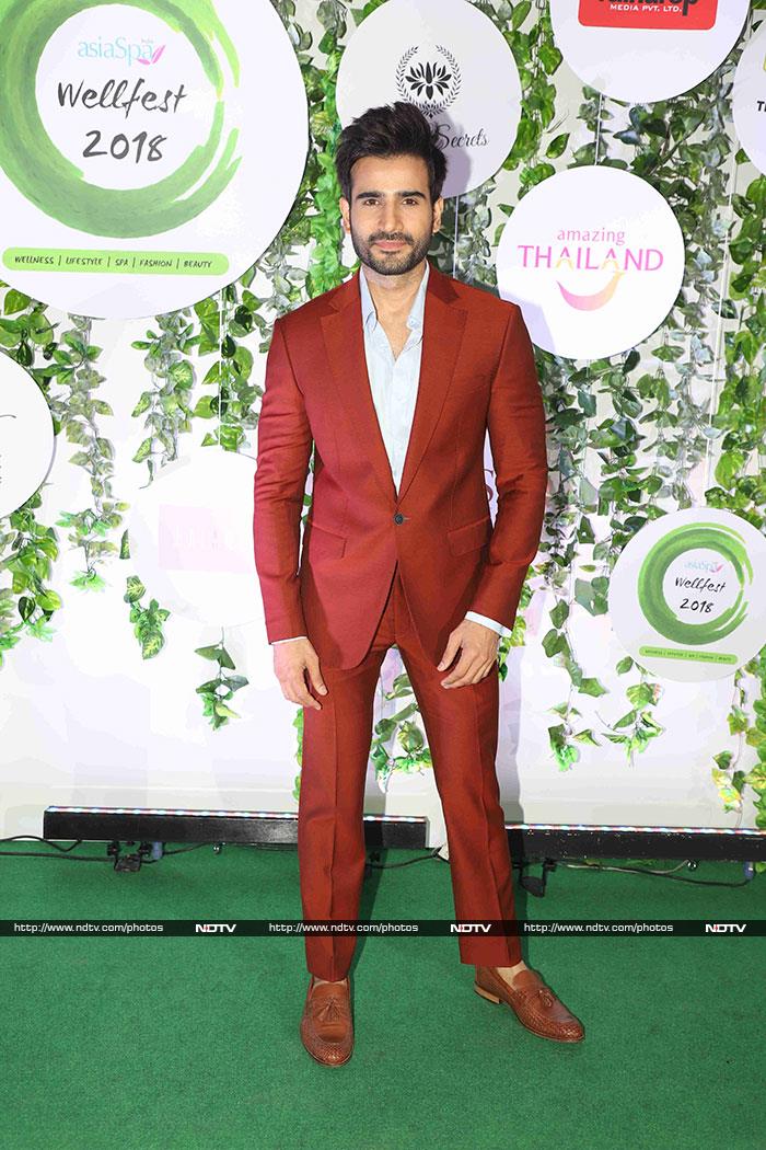 Shilpa Shetty And Raveen Tandon Are Our Favourite Green Carpet Stars