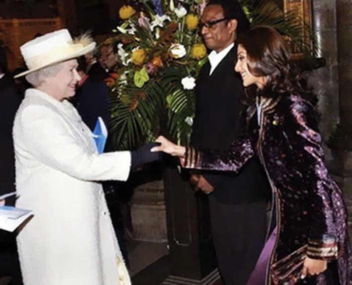 Since the racist abuse caused much embarassment to the British goverment and people, the country went out of its way to make it up to Shilpa. Queen Elizabeth II also made time to meet Shilpa Shetty.