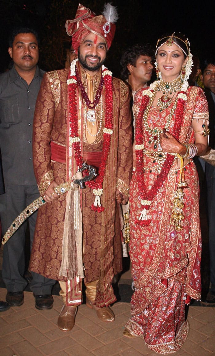 She married Raj Kundra on 22 November 2009.