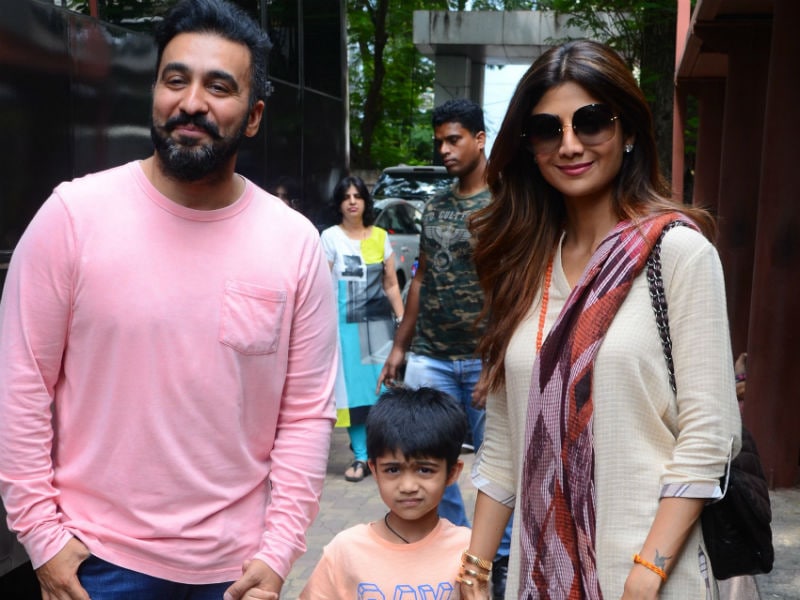 Photo : A Day Out With Shilpa Shetty And Her Happy Family