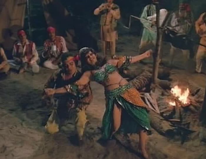 <b>Gypsy Dancer</b><br>
Helen's brief appearance as a gypsy dancer in the song <i>Mehbooba O Mehbooba</i>, had the audience whistling.