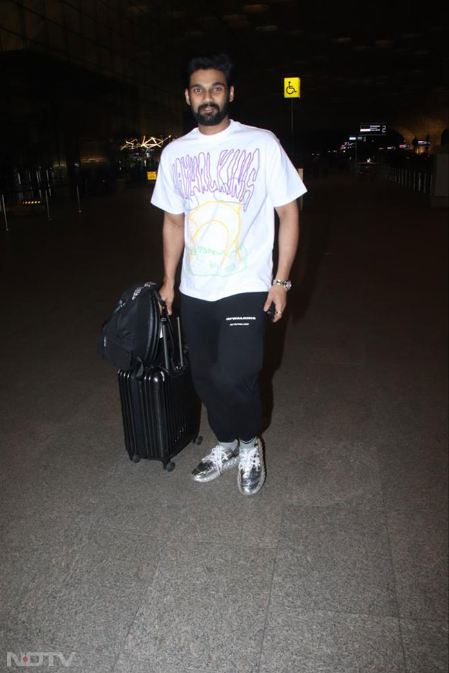 Bellamkonda Sreenivas looked uber cool in a white t-shirt and black pants.(Image Courtesy: Varinder Chawla)