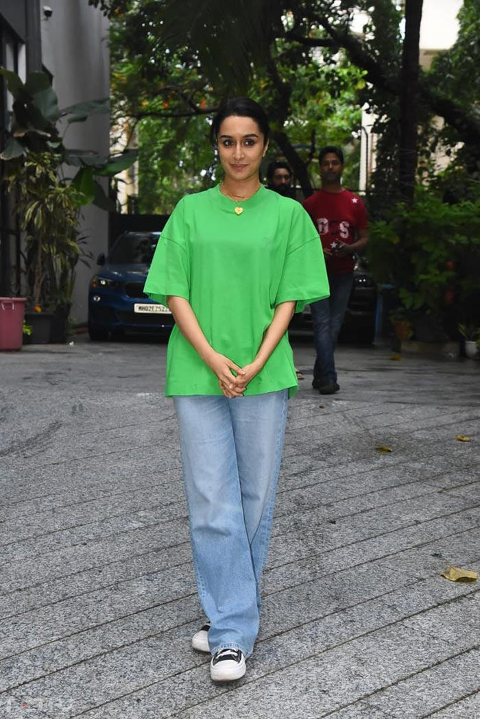 Shraddha Kapoor was spotted in her casual best. (Image Courtesy: Varinder Chawla)