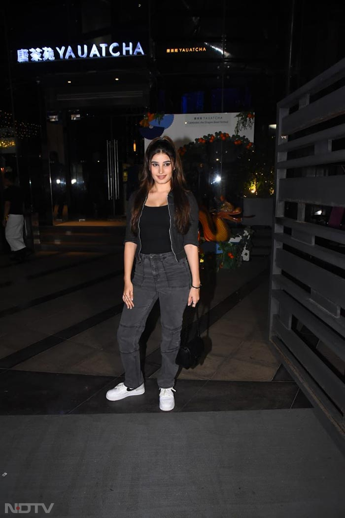 Raveena Tandon's daughter Rasha Thadani looked pretty in black as she was spotted in the city. (Image Courtesy: Varinder Chawla)