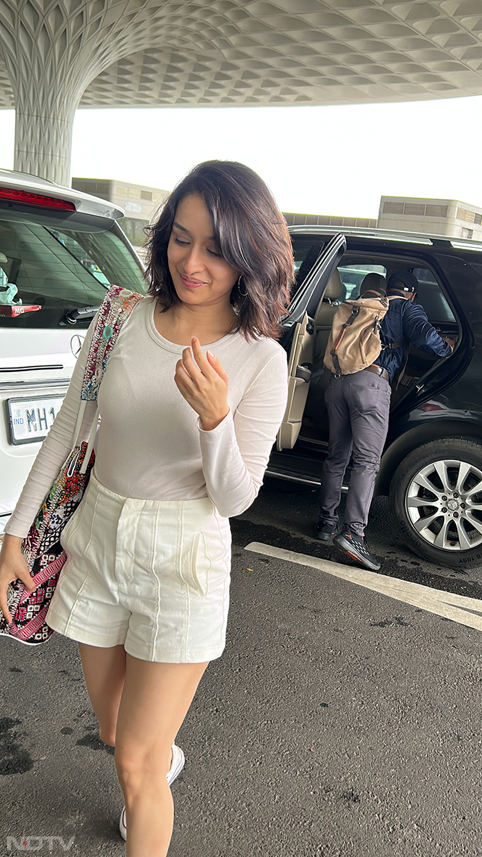 Shraddha Kapoor looked super chic in her short hair. (Image Courtesy: Varinder Chawla)