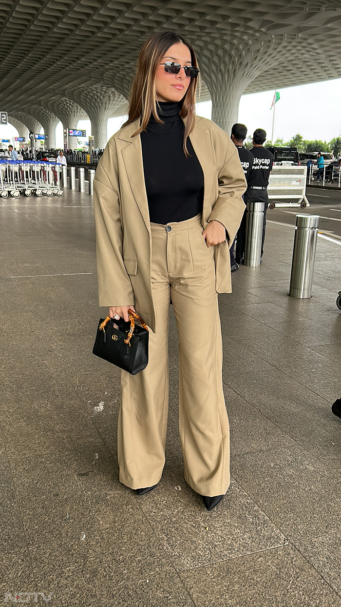 Shraddha Kapoor And Huma Qureshi\'s Airport Diaries