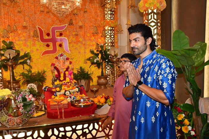 Gurmeet Choudhary clicked at the festivities. (Image courtesy: Varinder Chawla)