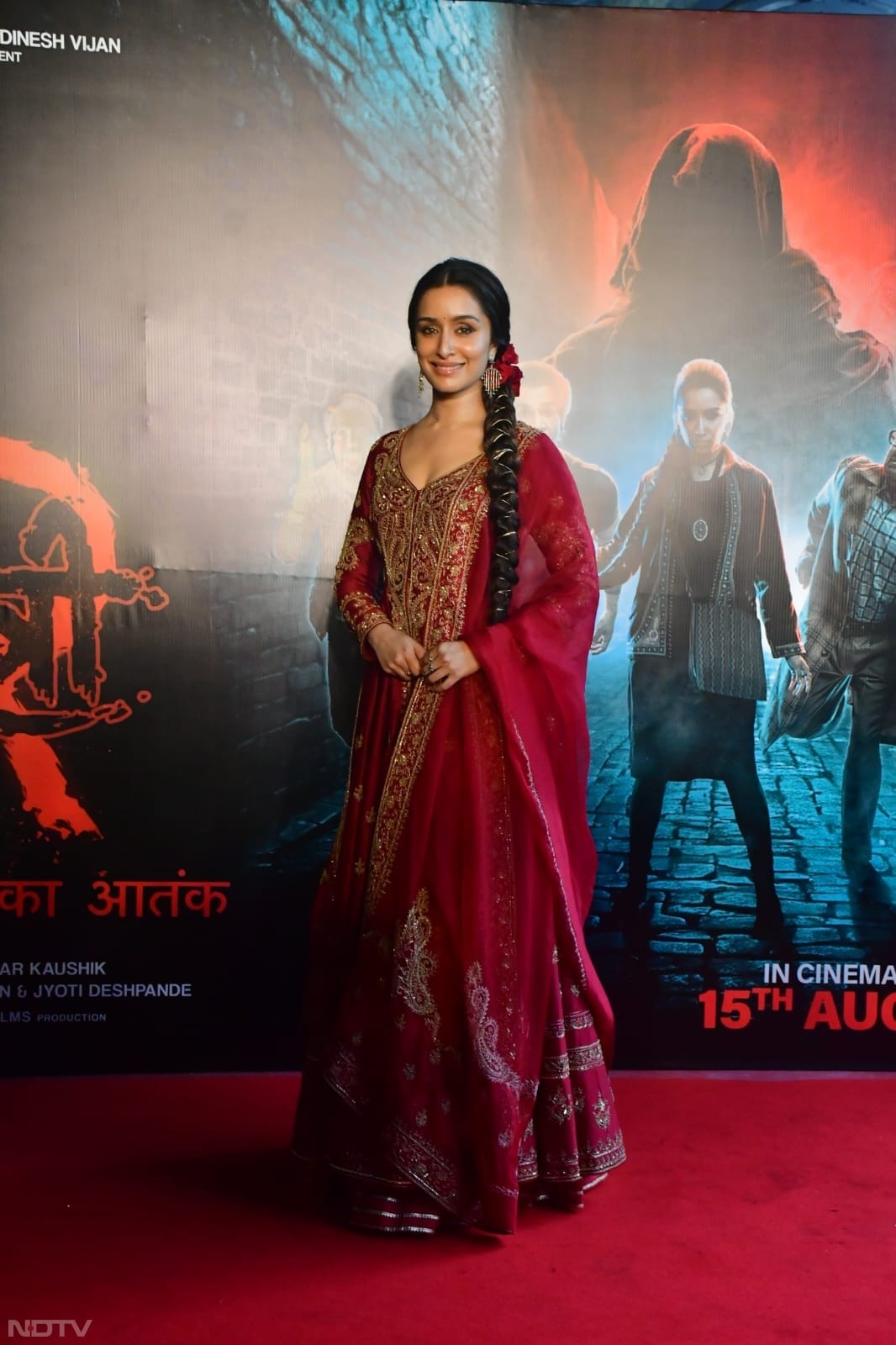 Shraddha Kapoor looked beautiful in red.   (Image Courtesy: Varinder Chawla)