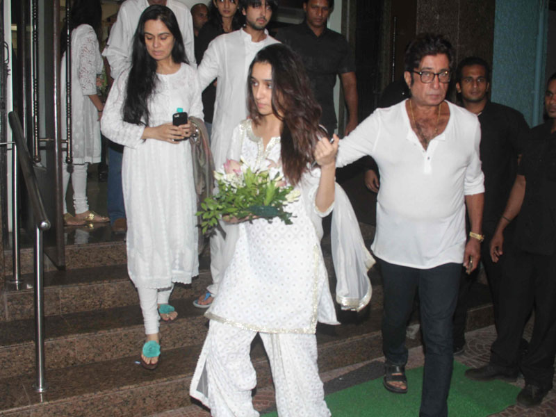 Tabu, Jaya Bachchan at Shraddha's Grandfather's Prayer Meet