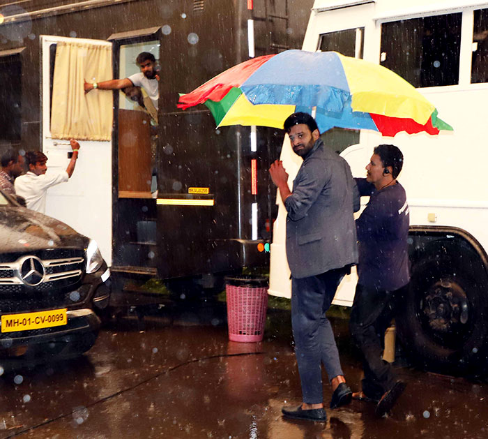 Mumbai Rains Surprise Shraddha And Prabhas With A Splash