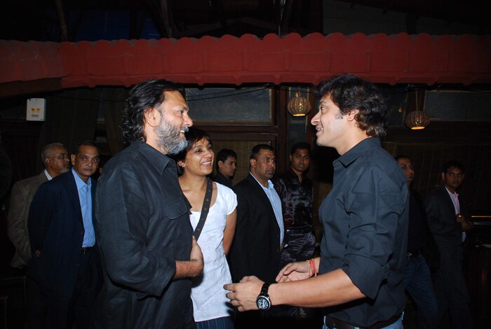 Shreyas being greeted by director Rakyesh Om Prakash Mehra.(Photo: IANS)