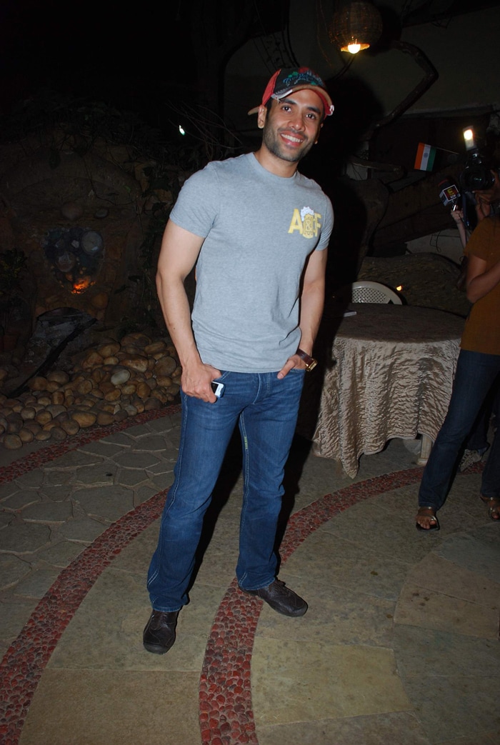 Tusshar Kapoor at Shreyas Talpade's birthday bash. (Photo: IANS)