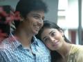 Shriya Saran romances Jeeva in Rowthiram