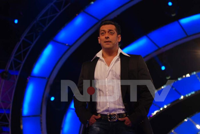 When the show host, Salman asked him who will win the show, Daruwalla said: "I see there is a tough competition between Shweta Tiwari and Dolly Bindra."<BR><BR>

Then he laughed and quickly added: "But I can see that you (Salman) will host the next season as well."