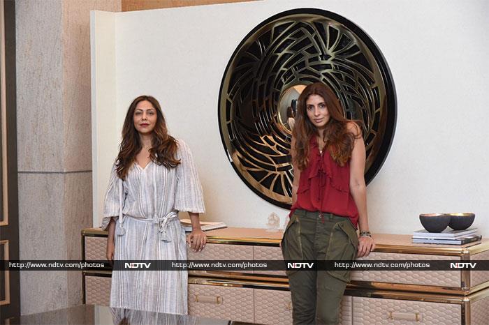 Shweta and Gauri are great friends and often spotted hanging out together at parties.