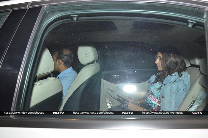 Shweta Bachchan Nanda Parties With Zoya Akhtar And Other Friends