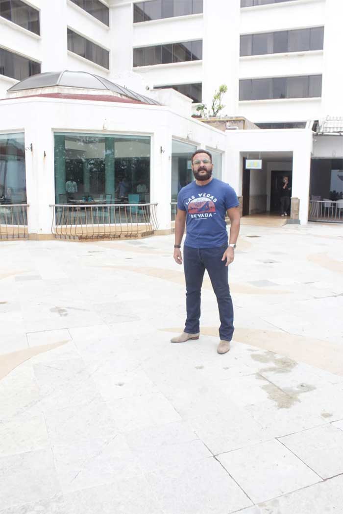 Saif Ali Khan was in Juhu for promotional duties of his upcoming movie <I>Bhoot Police</i>.