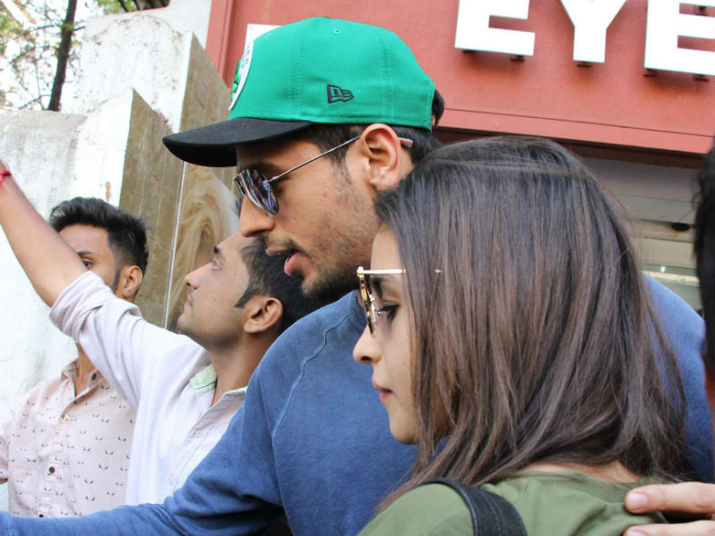 Alia Bhatt, Sidharth Malhotra Enjoy Sunday Lunch Together