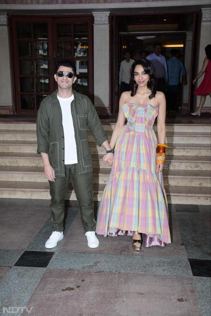 Sobhita Dhulipala and Arjun Mathur posed together for the paparazzi. (Image Courtesy: Varinder Chawla)