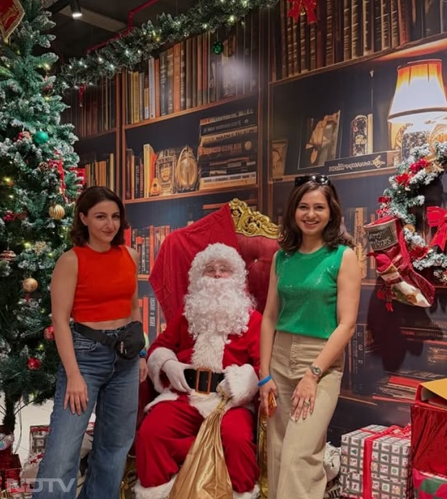 पोस्ट में परिवार के साथ खुशी-भरे पल भी दिखाई दिए, जिसमें करीबी मेंबर शामिल हैं. sakpataudi/instagram