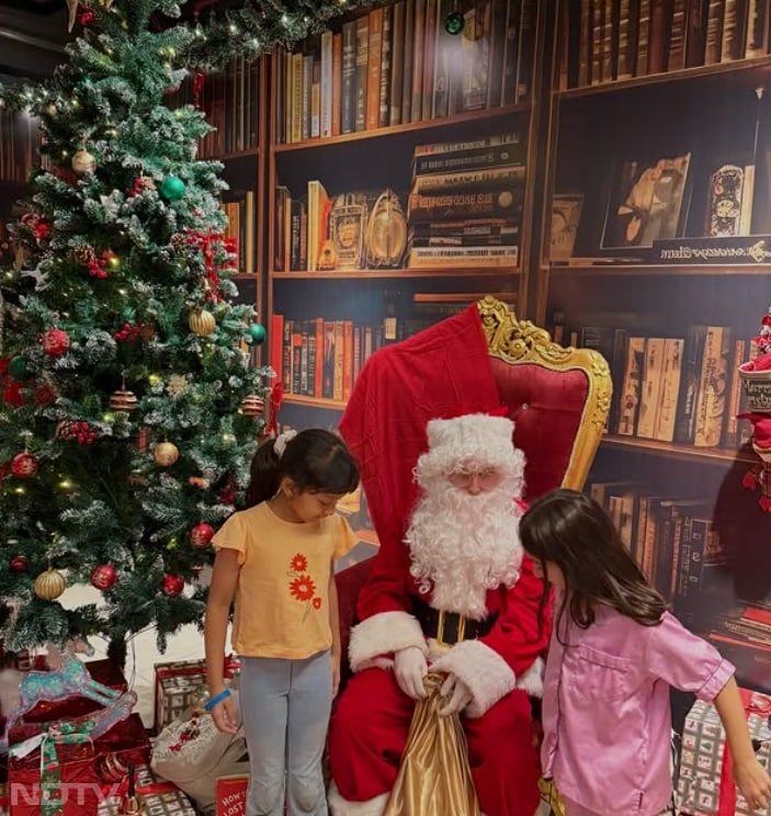 सोहा की ये तस्वीरें फैन्स को फैमिली क्रिसमस सेलिब्रेशन की झलक दिखाती हैं. sakpataudi/instagram