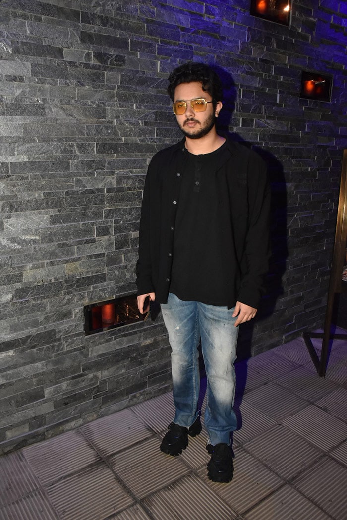 Sohail Khan's son looked uber cool in a black t-shirt layered with a black shirt and paired with blue jeans.