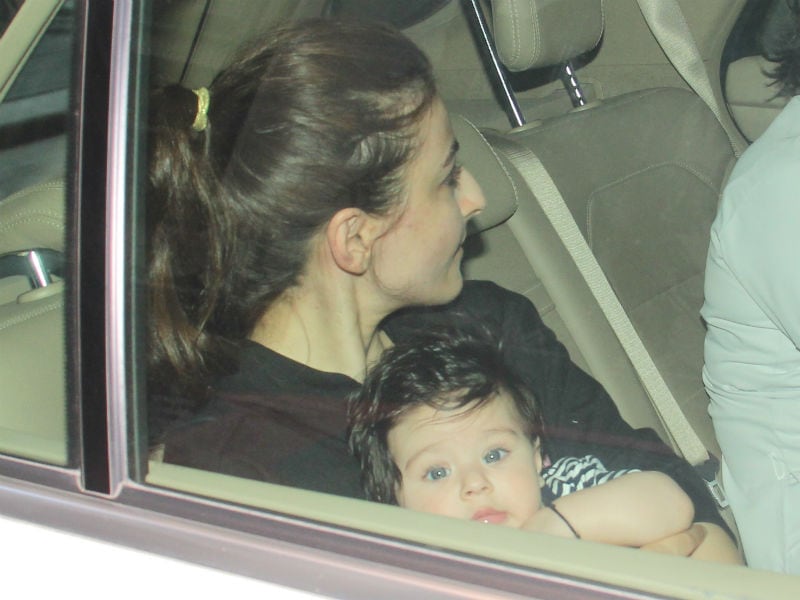 Photo : Soha Takes Daughter Inaaya Out For A Drive