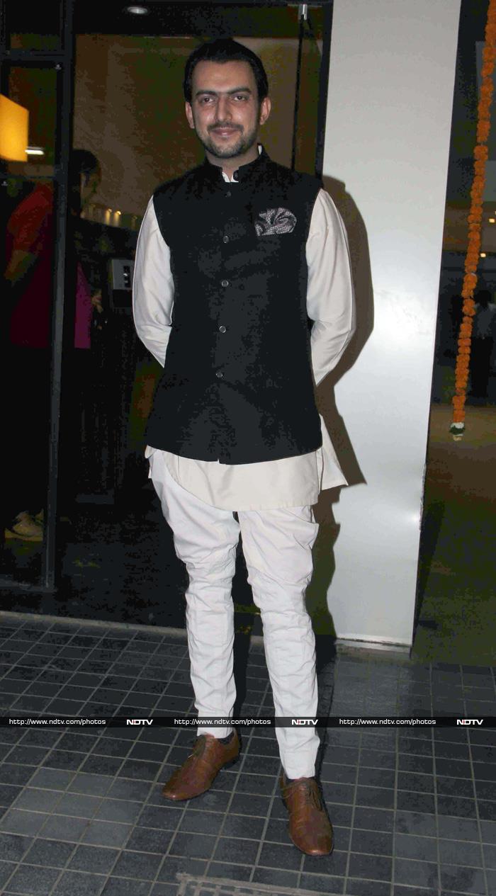 Happy Ending: Saif Ali Khan, Ileana D'Cruz's telly outing | Designer  clothes for men, Boys kurta design, Saif ali khan