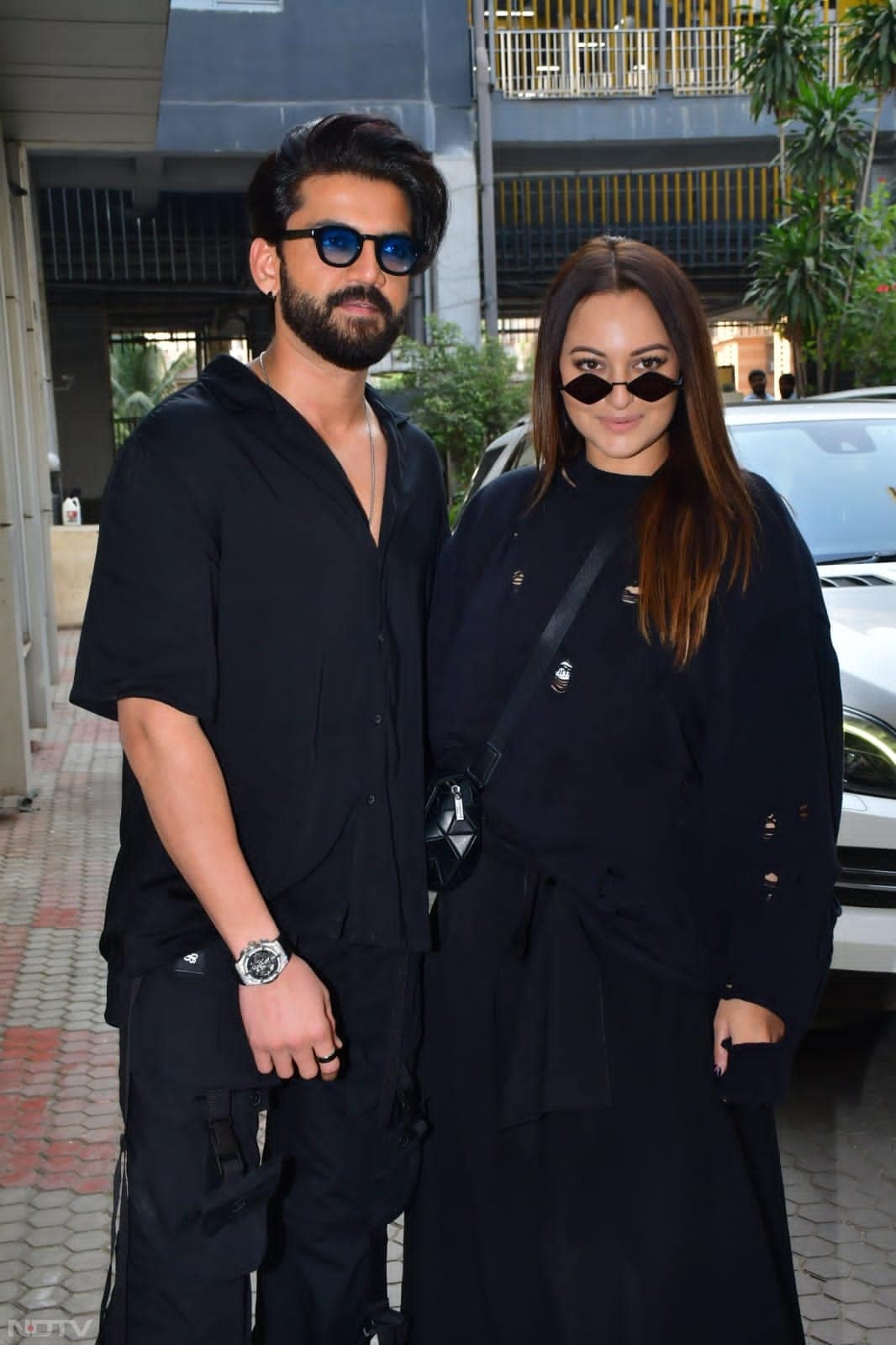 Sonakshi Sinha and Zaheer Iqbal twinning and winning. (Image Courtesy: Varinder Chawla)