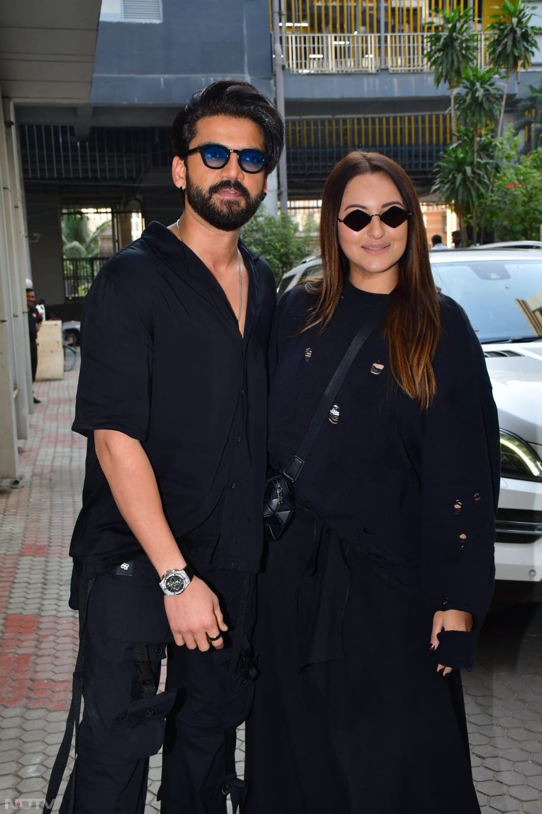 Sonakshi and Zaheer chose black for the day. (Image Courtesy: Varinder Chawla)