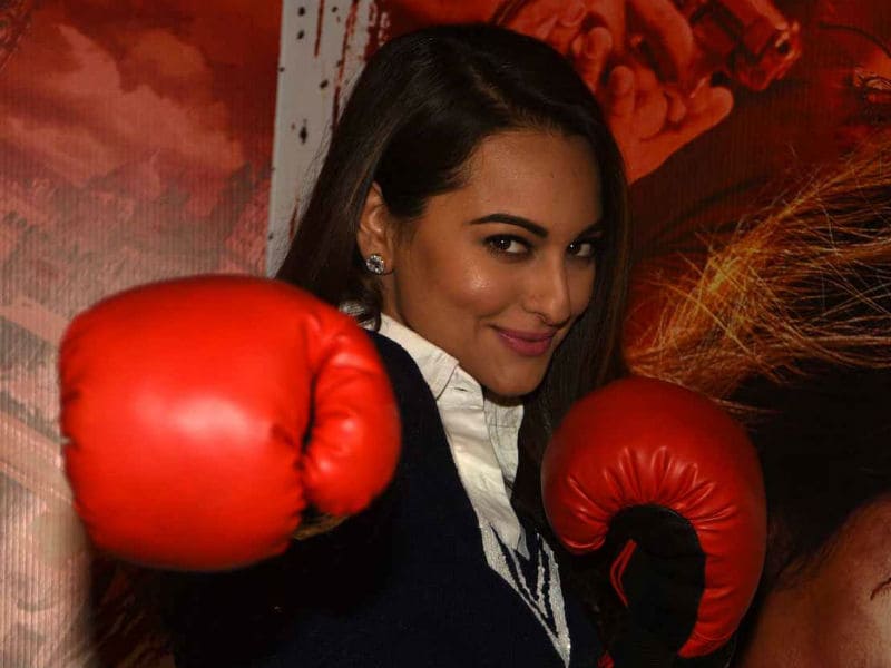 Photo : Ouch, Sonakshi, That Punch Hurt