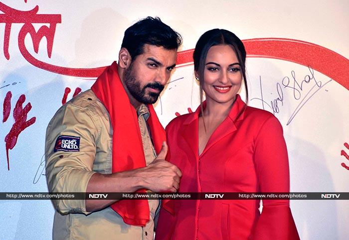 Sonakshi Sinha In Red Is A <i>Force</i> To Reckon With