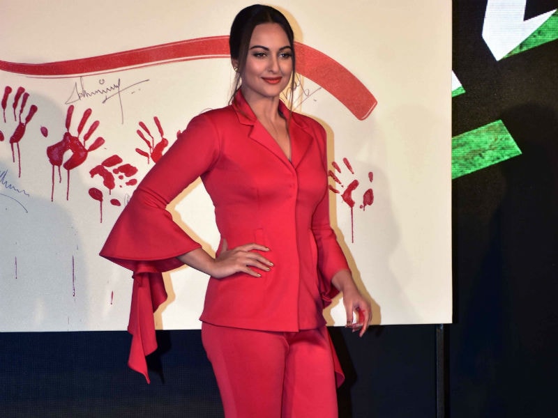 Photo : Sonakshi Sinha In Red Is A Force To Reckon With
