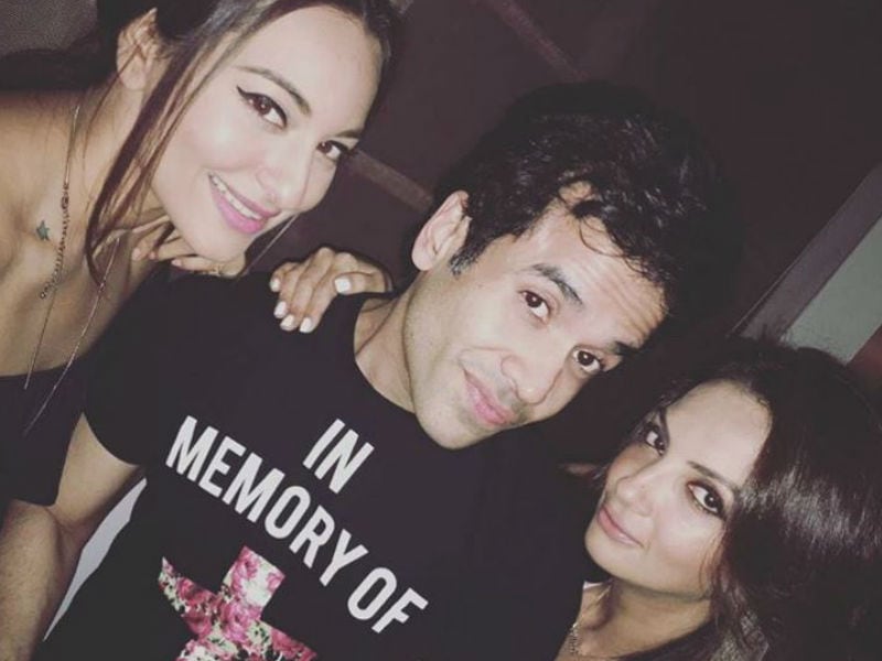 Photo : Sonakshi Sinha Puts On Her Party Shoes Post Akira