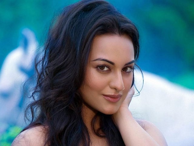 Photo : Life's a Holiday for Sonakshi Sinha at 27