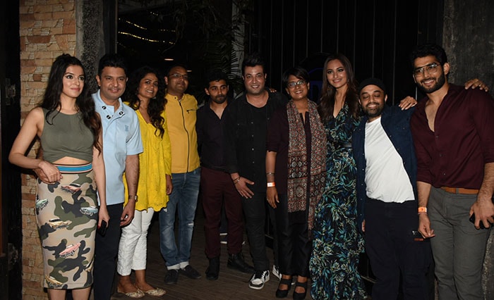 Sonakshi Sinha Celebrates Her Film\'s Wrap Up With A Party
