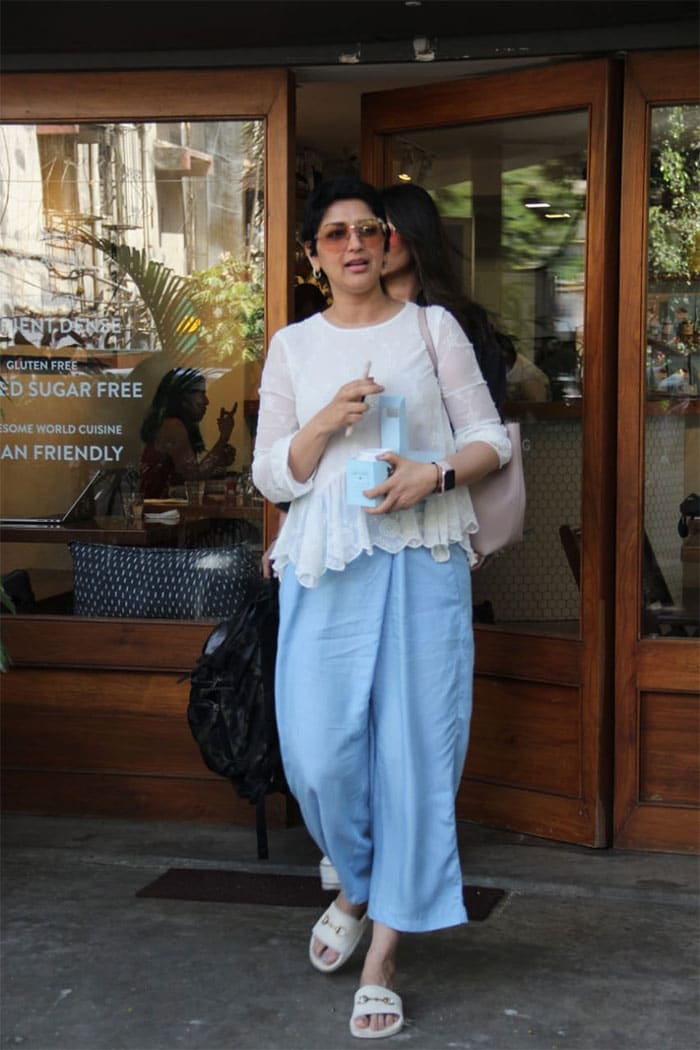Sonali Bendre\'s Paints The Day In Pastel Shades