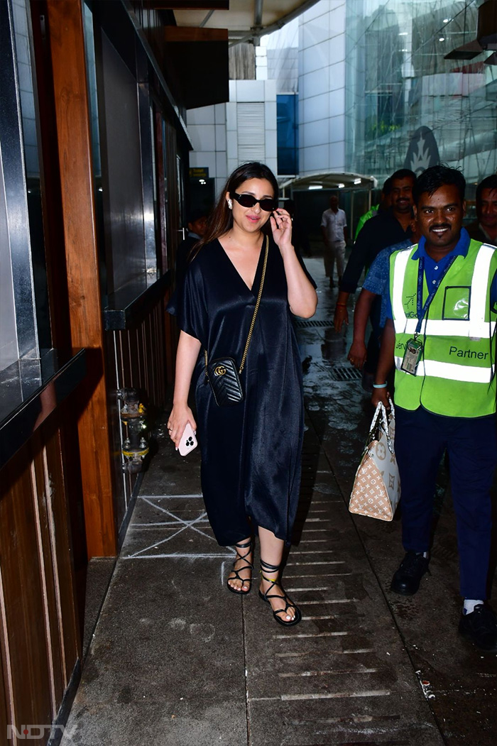 Sonam And Bhumi\'s Airport Looks But Make It Project Runway