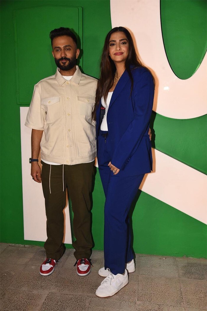 At the store launch, Sonam Kapoor and Anand Ahuja posed for the paparazzi