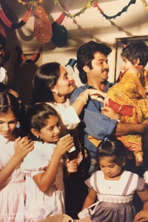 फैंस को कपूर परिवार की यह बॉन्डिंग खूब पसंद आ रही है. sonamkapoor/instagram