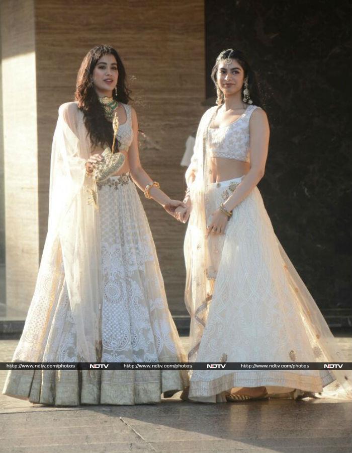 Janhvi and Khushi Kapoor were one of the first guests to arrive.