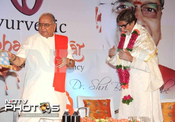 Big B, Bal Thackeray at a book launch